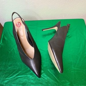 Pointy toe sling back heels